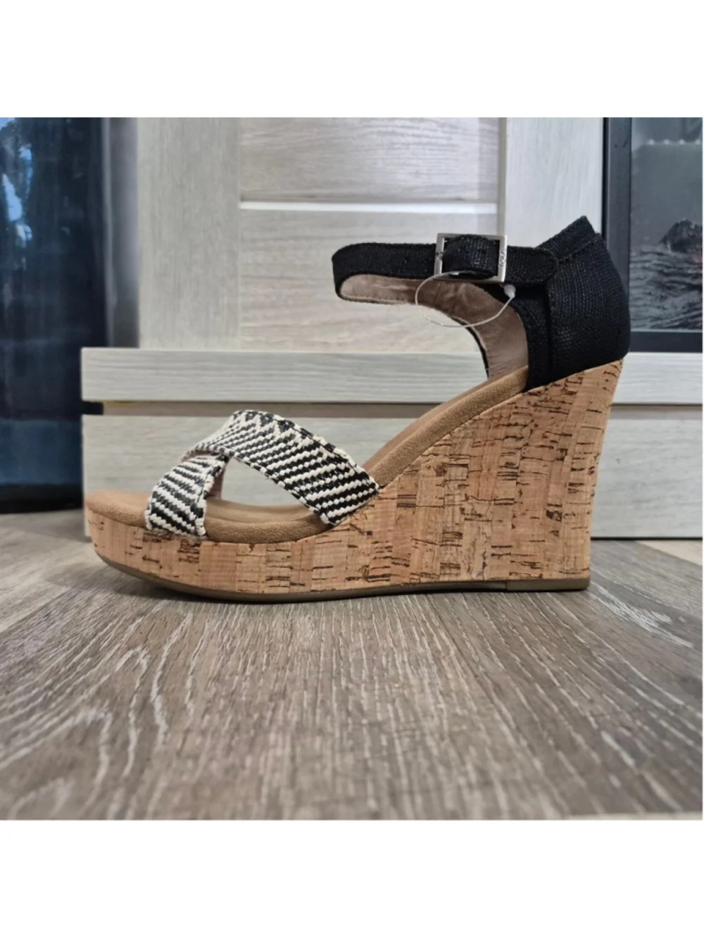 Women's TOMS Black & Beige Cork Wedge Sandals Size 7.5 nwot